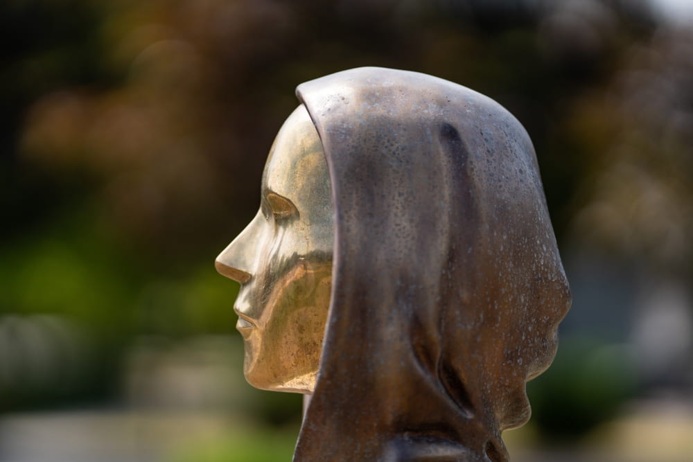 请不要再猜测中本聪是谁了。